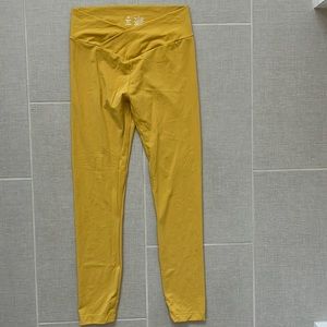 Stone fox yoga leggings size M.